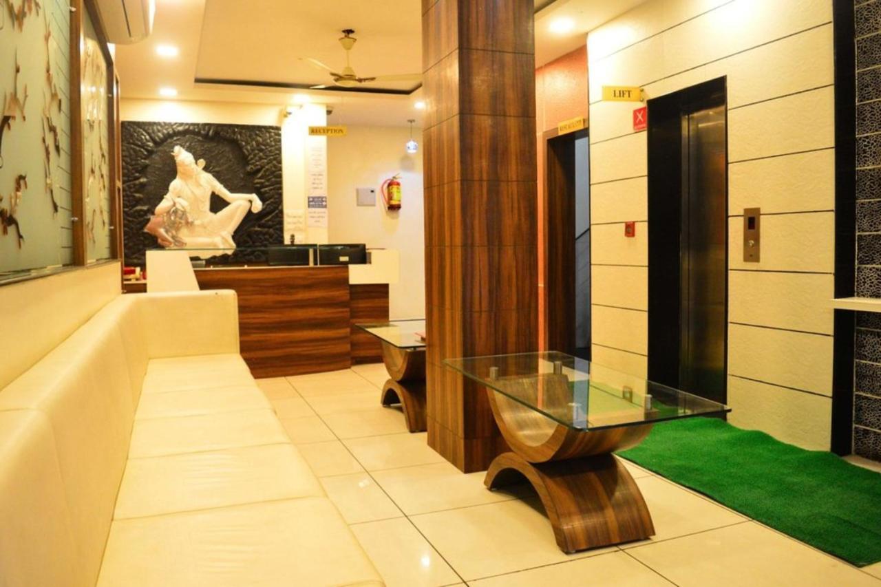 萨特宇格酒店 乌贾因 外观 照片